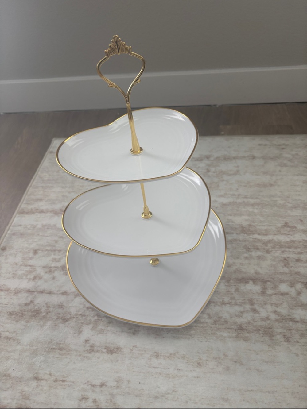 White and Gold 3-Tier Heart Dessert Stand